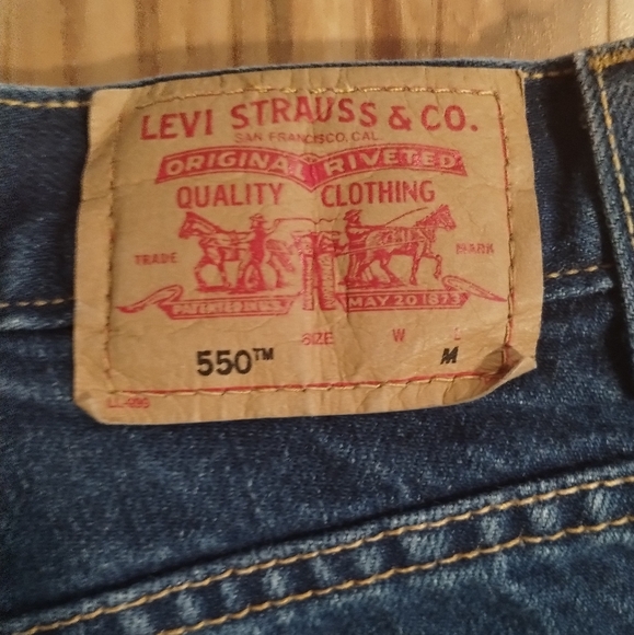 Levi's 550 classic relaxed DIY cut off Jean shorts 6 - Picture 5 of 7